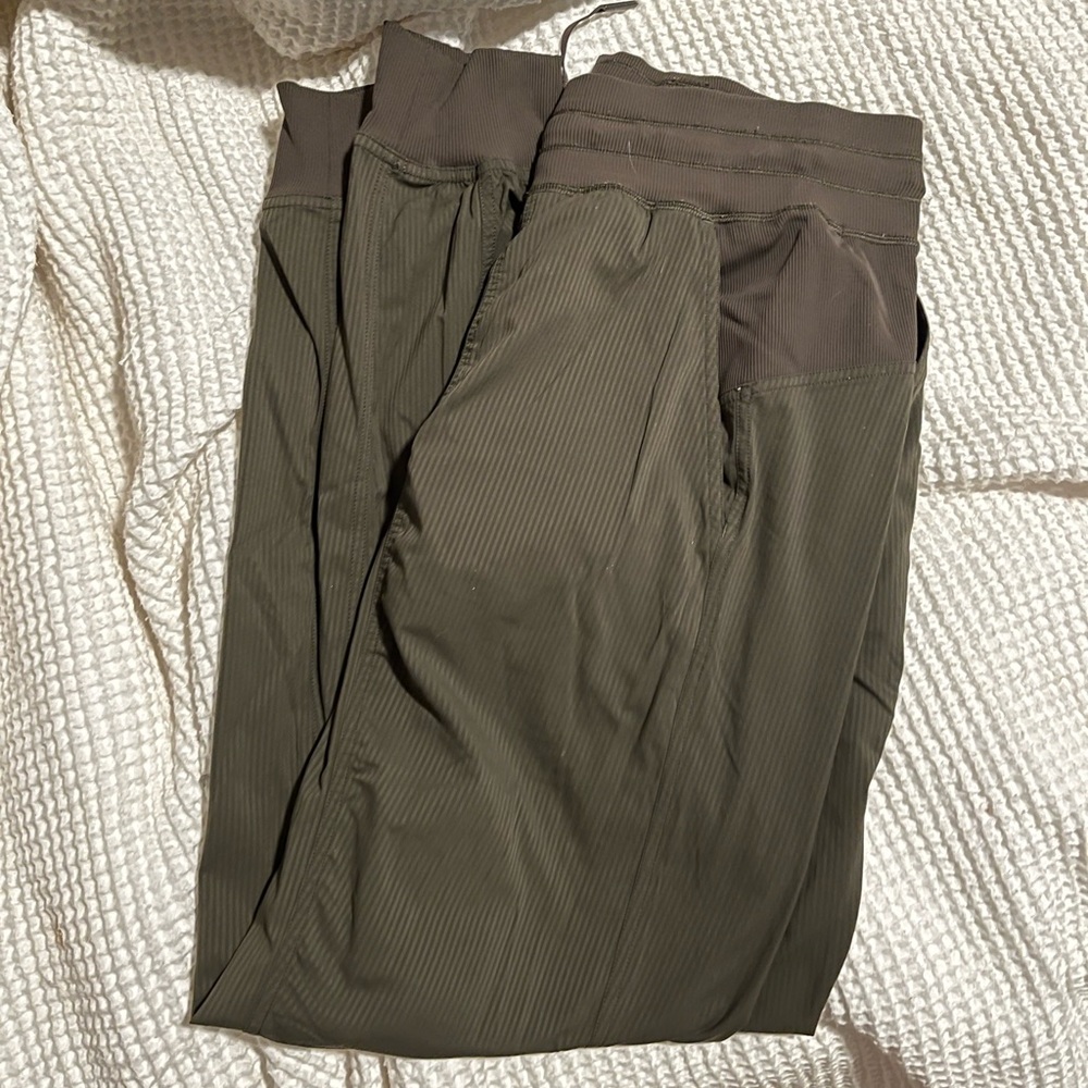 Lululemon beyond the studio jogger
